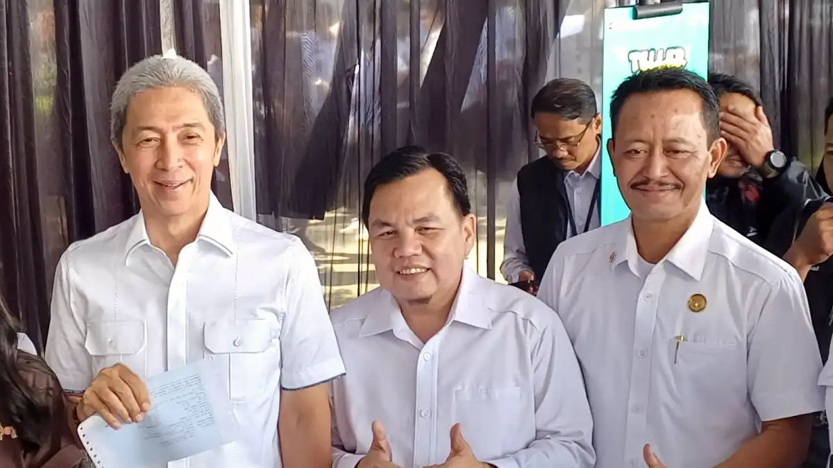 Dedie Rachim memberikan klarifikasi kondisi kesehatan Jenal Mutaqin di Plaza Balai Kota Bogor