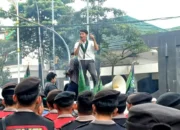 Aksi HMI Kota Bogor di depan Istana Bogor mengecam agresi militer terhadap Iran.