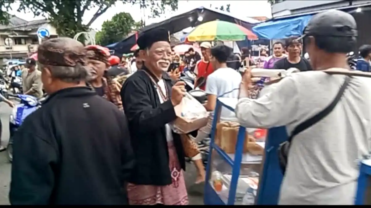 Acara Puasa dan Puisi SEBA di Saung Jurasep Villa Ciomas Bogor pada malam Nuzulul Qur’an.