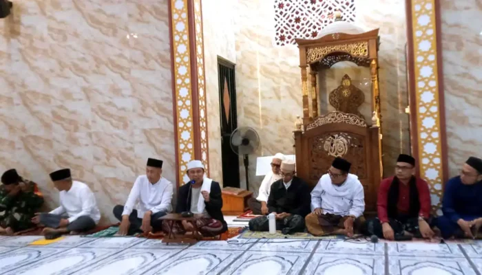 Ketua MUI Dramaga KH Endang Muhtadin menyampaikan tausiyah
