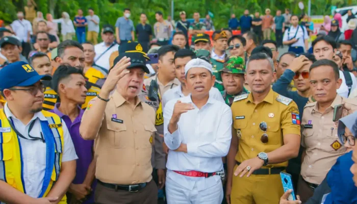 Trase Baru Batutulis Mulai Dibangun, Jalan Strategis Rp21,2 Miliar Ditargetkan Rampung Oktober 2026 Pemprov Jawa Barat mulai membangun trase baru Jalan Saleh Danasasmita Batutulis senilai Rp21,2 miliar yang ditargetkan selesai Oktober 2026.