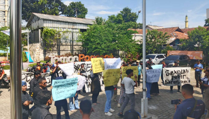Demo di Rancabungur Gegerkan Warga, Massa Tuntut Copot Kepala Sekolah hingga Audit Dugaan Pungli SMPN 1