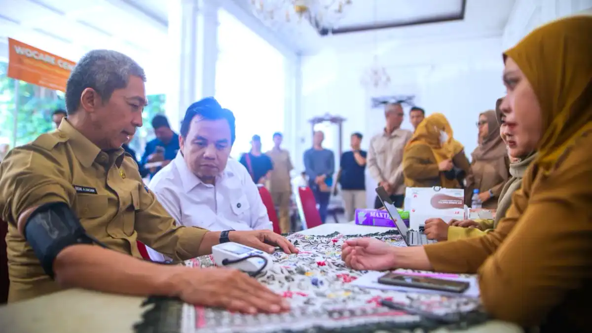 Wali Kota Bogor Dedie Rachim meluncurkan program CKG SMART bersama Dinkes Kota Bogor untuk layanan cek kesehatan gratis berbasis digital di Balai Kota Bogor