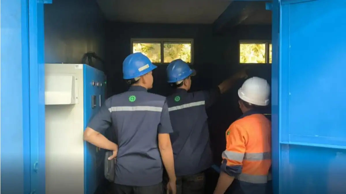 PDAM Tirta Pakuan Uji Coba Jaringan Palasari, Warga Zona 5 Segera Nikmati Air Mengalir 24 Jam Petugas PDAM Tirta Pakuan Kota Bogor melakukan uji coba jaringan pipa air bersih di Palasari, Cijeruk, Kabupaten Bogor untuk memastikan distribusi air 24 jam bagi pelanggan Zona 5.