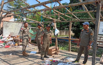 Satpol PP Kecamatan Rancabungur Cek Pembongkaran Mandiri Bangunan Liar, 132 Bangunan di Empat Desa Telah Didata
