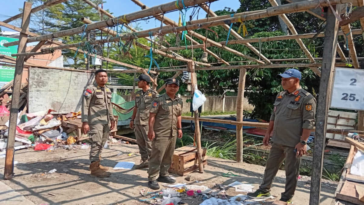 Satpol PP Kecamatan Rancabungur Cek Pembongkaran Mandiri Bangunan Liar, 132 Bangunan di Empat Desa Telah Didata
