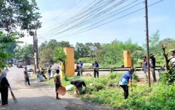 Camat Rancabungur Turun Langsung Pimpin Jumat Bersih, Perbatasan Rancabungur–Ciampea Ditata, Jembatan Akan Dicat Merah Putih
