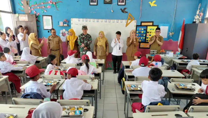 Camat Rancabungur Turun ke SDN Bantarkambing 01, Program KAMI Mendengar Ungkap Kekurangan 9 Ruang Kelas dan 8 Guru