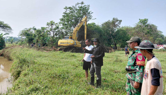 Akhirnya, Kali Cipanggulan Desa Candali Dinormalisasi, Kades Ucapkan Terima Kasih kepada Bupati Bogor dan Camat Rancabungur
