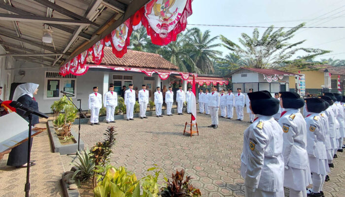Jelang HUT RI ke-81, Camat Rancabungur Kukuhkan 28 Anggota Paskibra, Siap Kibarkan Merah Putih di Cimulang Camat Rancabungur