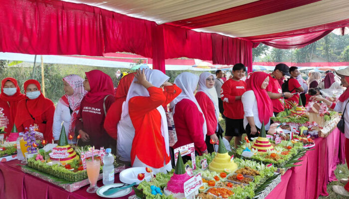 Semarak HUT ke-81 RI Desa Mekarsari: Jalan Sehat hingga Lomba Tumpeng