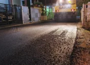 2 Paket Jalan, Dua Perusahaan, Satu Pelaksana: Ketebalan Aspal Griya Melati Bubulak Dipertanyakan