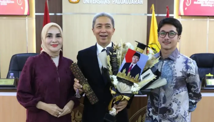 Dedie Rachim Raih Gelar Doktor Ilmu Hukum, Dorong Sentralisasi Data Nasional