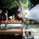 Penyemprotan water mist di jalan Kota Bogor untuk mengurangi abu vulkanik