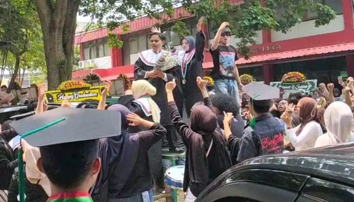 120 Mahasiswa UNB Diwisuda di Bogor, Kampus Raih Akreditasi Baik Sekali Prosesi wisuda 120 mahasiswa Universitas Nusa Bangsa di Bogor